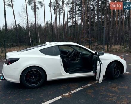 Белый Хендай Genesis Coupe, объемом двигателя 2 л и пробегом 196 тыс. км за 9800 $, фото 5 на Automoto.ua