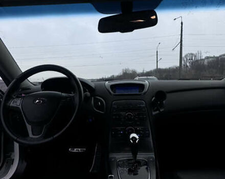 Белый Хендай Genesis Coupe, объемом двигателя 2 л и пробегом 55 тыс. км за 13500 $, фото 9 на Automoto.ua