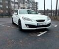 Белый Хендай Genesis Coupe, объемом двигателя 2 л и пробегом 196 тыс. км за 9800 $, фото 1 на Automoto.ua