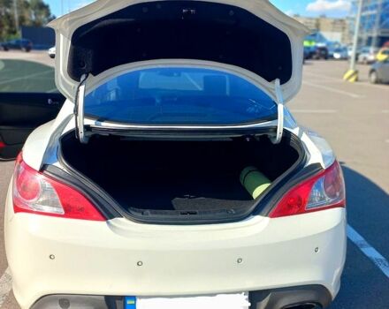 Белый Хендай Genesis Coupe, объемом двигателя 2 л и пробегом 200 тыс. км за 9100 $, фото 3 на Automoto.ua