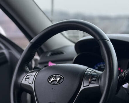 Белый Хендай Genesis Coupe, объемом двигателя 2 л и пробегом 55 тыс. км за 13500 $, фото 7 на Automoto.ua