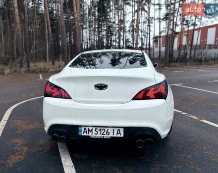 Белый Хендай Genesis Coupe, объемом двигателя 2 л и пробегом 196 тыс. км за 9800 $, фото 13 на Automoto.ua