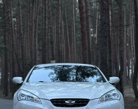 Белый Хендай Genesis Coupe, объемом двигателя 2 л и пробегом 55 тыс. км за 13500 $, фото 1 на Automoto.ua