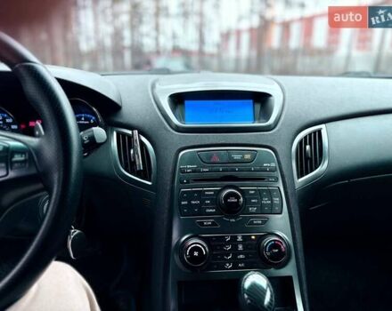 Белый Хендай Genesis Coupe, объемом двигателя 2 л и пробегом 196 тыс. км за 9800 $, фото 26 на Automoto.ua