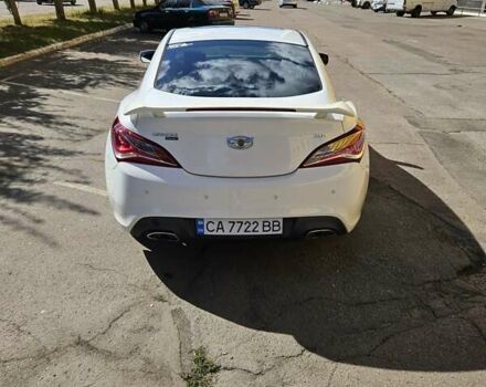 Белый Хендай Genesis Coupe, объемом двигателя 2 л и пробегом 79 тыс. км за 15000 $, фото 4 на Automoto.ua