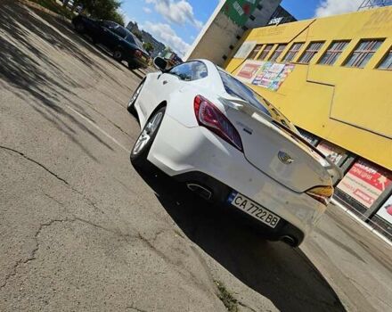 Белый Хендай Genesis Coupe, объемом двигателя 2 л и пробегом 79 тыс. км за 15000 $, фото 5 на Automoto.ua