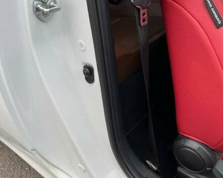 Белый Хендай Genesis Coupe, объемом двигателя 2 л и пробегом 113 тыс. км за 11500 $, фото 16 на Automoto.ua