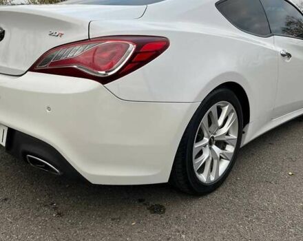 Белый Хендай Genesis Coupe, объемом двигателя 2 л и пробегом 113 тыс. км за 11500 $, фото 8 на Automoto.ua