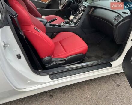 Белый Хендай Genesis Coupe, объемом двигателя 2 л и пробегом 113 тыс. км за 11500 $, фото 15 на Automoto.ua