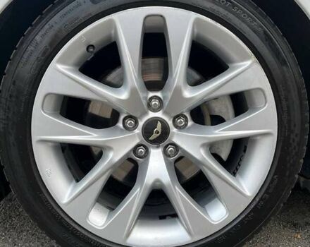 Белый Хендай Genesis Coupe, объемом двигателя 2 л и пробегом 113 тыс. км за 11500 $, фото 12 на Automoto.ua