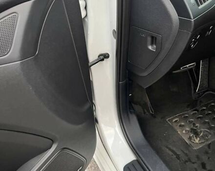 Белый Хендай Genesis Coupe, объемом двигателя 2 л и пробегом 113 тыс. км за 11500 $, фото 17 на Automoto.ua