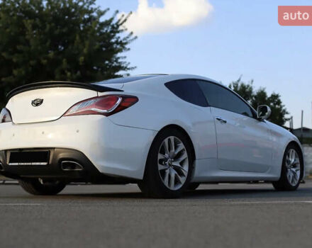 Белый Хендай Genesis Coupe, объемом двигателя 2 л и пробегом 80 тыс. км за 13500 $, фото 1 на Automoto.ua