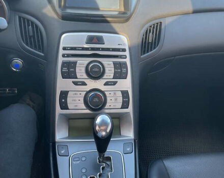 Чорний Хендай Genesis Coupe, об'ємом двигуна 2 л та пробігом 190 тис. км за 9000 $, фото 15 на Automoto.ua