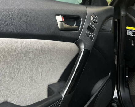 Черный Хендай Genesis Coupe, объемом двигателя 2 л и пробегом 165 тыс. км за 12500 $, фото 9 на Automoto.ua