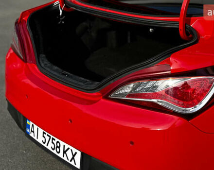 Красный Хендай Genesis Coupe, объемом двигателя 2 л и пробегом 167 тыс. км за 12500 $, фото 11 на Automoto.ua