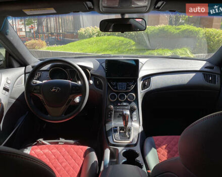 Серый Хендай Genesis Coupe, объемом двигателя 2 л и пробегом 140 тыс. км за 12500 $, фото 6 на Automoto.ua