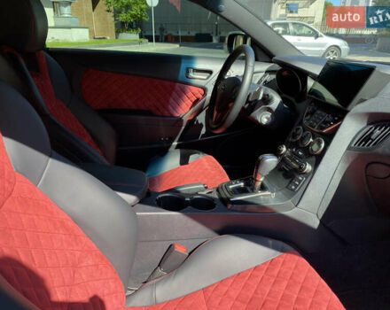 Серый Хендай Genesis Coupe, объемом двигателя 2 л и пробегом 140 тыс. км за 12500 $, фото 9 на Automoto.ua