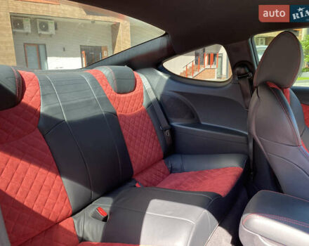 Серый Хендай Genesis Coupe, объемом двигателя 2 л и пробегом 140 тыс. км за 12500 $, фото 5 на Automoto.ua