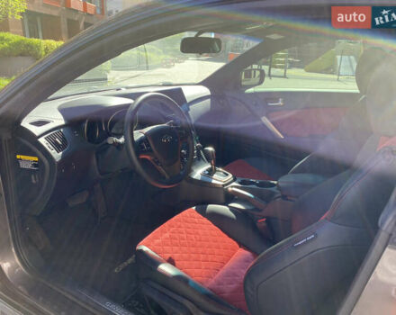 Серый Хендай Genesis Coupe, объемом двигателя 2 л и пробегом 140 тыс. км за 12500 $, фото 7 на Automoto.ua