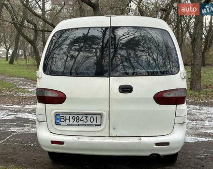 Білий Хендай H-1, об'ємом двигуна 2.5 л та пробігом 400 тис. км за 2700 $, фото 5 на Automoto.ua