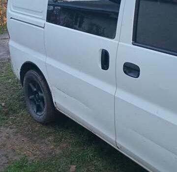 Белый Хендай H-1, объемом двигателя 2.48 л и пробегом 450 тыс. км за 2600 $, фото 2 на Automoto.ua