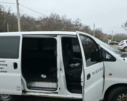 Белый Хендай H-1, объемом двигателя 2.5 л и пробегом 360 тыс. км за 4500 $, фото 12 на Automoto.ua