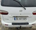Белый Хендай H-1, объемом двигателя 2.5 л и пробегом 348 тыс. км за 4300 $, фото 4 на Automoto.ua