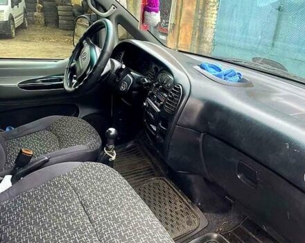 Белый Хендай H-1, объемом двигателя 2.5 л и пробегом 160 тыс. км за 2000 $, фото 5 на Automoto.ua