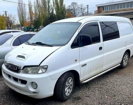 Белый Хендай H-1, объемом двигателя 2.5 л и пробегом 160 тыс. км за 2000 $, фото 6 на Automoto.ua