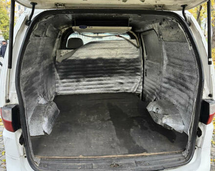 Белый Хендай H-1, объемом двигателя 2.48 л и пробегом 530 тыс. км за 6000 $, фото 11 на Automoto.ua