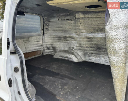 Белый Хендай H-1, объемом двигателя 2.48 л и пробегом 530 тыс. км за 6000 $, фото 6 на Automoto.ua