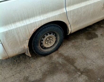 Білий Хендай H-1, об'ємом двигуна 2.5 л та пробігом 200 тис. км за 2000 $, фото 1 на Automoto.ua