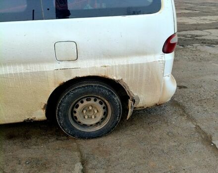 Білий Хендай H-1, об'ємом двигуна 2.5 л та пробігом 200 тис. км за 2000 $, фото 4 на Automoto.ua