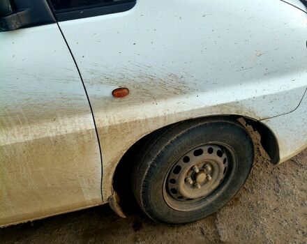 Білий Хендай H-1, об'ємом двигуна 2.5 л та пробігом 200 тис. км за 2000 $, фото 2 на Automoto.ua