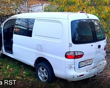 Білий Хендай H-1, об'ємом двигуна 2.5 л та пробігом 290 тис. км за 3000 $, фото 3 на Automoto.ua