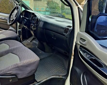 Білий Хендай H-1, об'ємом двигуна 2.5 л та пробігом 348 тис. км за 4900 $, фото 1 на Automoto.ua