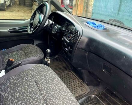 Білий Хендай H-1, об'ємом двигуна 2.5 л та пробігом 160 тис. км за 2000 $, фото 6 на Automoto.ua