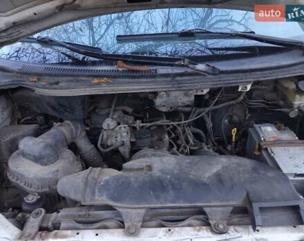 Білий Хендай H-1, об'ємом двигуна 2.5 л та пробігом 400 тис. км за 2300 $, фото 3 на Automoto.ua