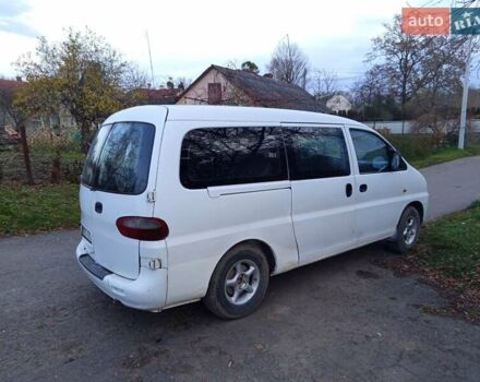 Белый Хендай H-1, объемом двигателя 2.5 л и пробегом 450 тыс. км за 2500 $, фото 2 на Automoto.ua