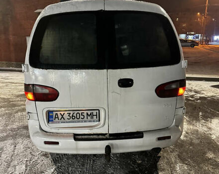 Белый Хендай H-1, объемом двигателя 2.5 л и пробегом 420 тыс. км за 3300 $, фото 6 на Automoto.ua