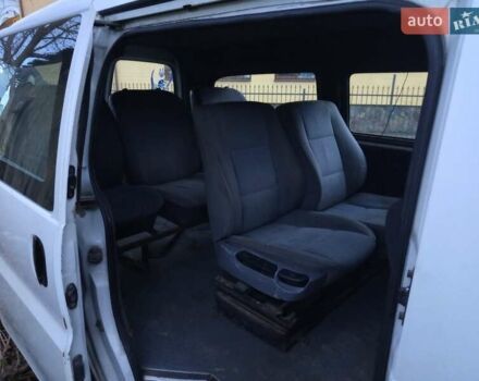 Білий Хендай H-1, об'ємом двигуна 2.5 л та пробігом 400 тис. км за 2300 $, фото 2 на Automoto.ua