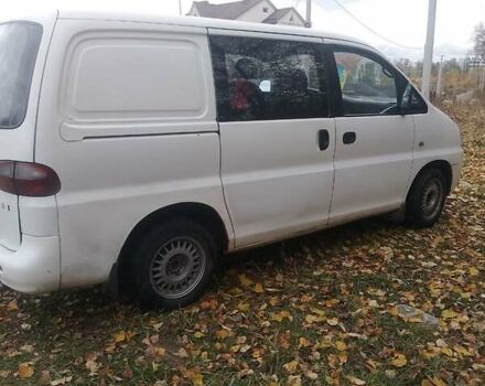 Белый Хендай H-1, объемом двигателя 2.5 л и пробегом 227 тыс. км за 2500 $, фото 2 на Automoto.ua