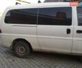 Белый Хендай H-1, объемом двигателя 2.5 л и пробегом 365 тыс. км за 1000 $, фото 1 на Automoto.ua