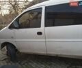 Белый Хендай H-1, объемом двигателя 2.5 л и пробегом 365 тыс. км за 1000 $, фото 4 на Automoto.ua