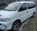 Белый Хендай H-1, объемом двигателя 2.48 л и пробегом 300 тыс. км за 3574 $, фото 1 на Automoto.ua