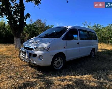 Белый Хендай H-1, объемом двигателя 2.48 л и пробегом 5 тыс. км за 5300 $, фото 3 на Automoto.ua