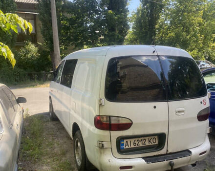 Белый Хендай H-1, объемом двигателя 2.5 л и пробегом 380 тыс. км за 5000 $, фото 5 на Automoto.ua