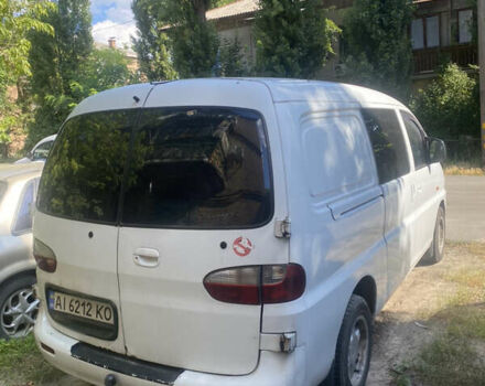 Белый Хендай H-1, объемом двигателя 2.5 л и пробегом 380 тыс. км за 5000 $, фото 4 на Automoto.ua