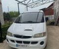 Белый Хендай H-1, объемом двигателя 2.48 л и пробегом 400 тыс. км за 3700 $, фото 1 на Automoto.ua