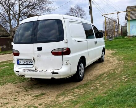 Белый Хендай H-1, объемом двигателя 2.5 л и пробегом 111 тыс. км за 2900 $, фото 4 на Automoto.ua